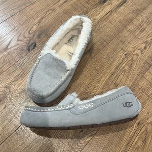 Ugg Women’s 6